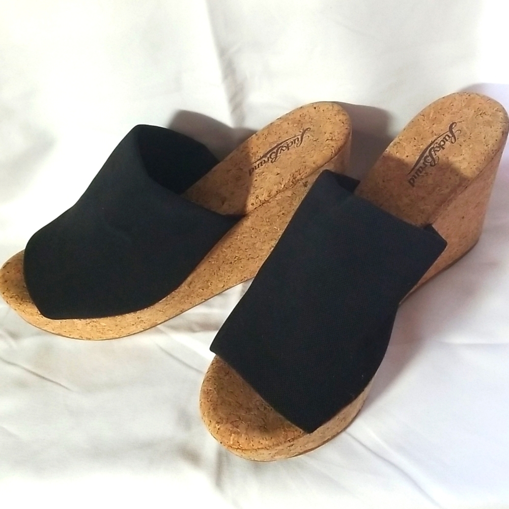 Lucky Brand "Marilynn" 4 inch cork/ stretch fabric platform shoes. Size 10